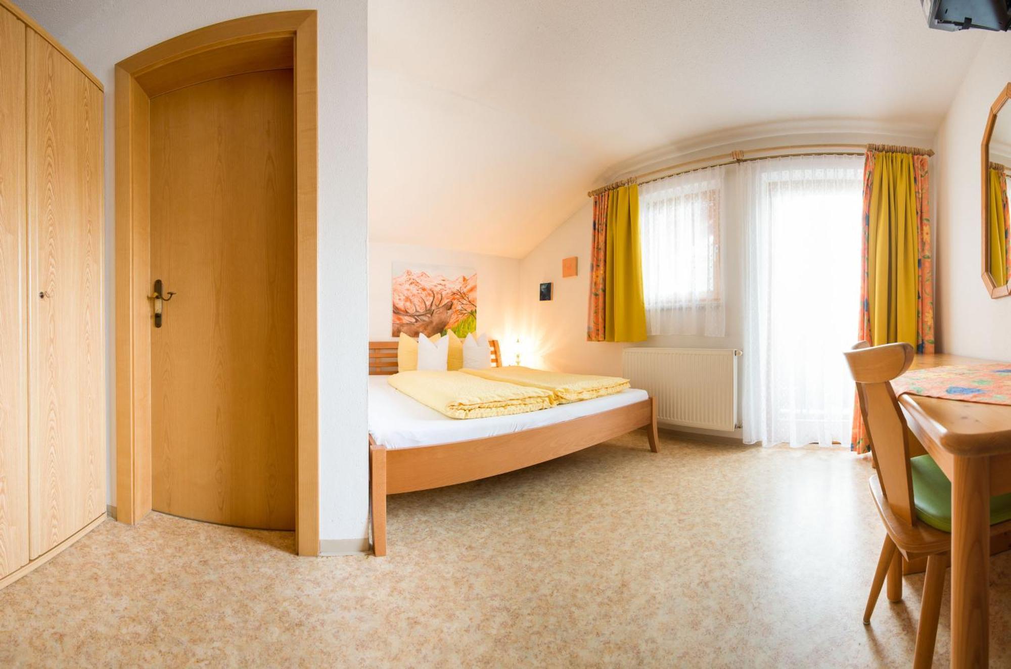 Apart-Pension Wasserfall Neustift im Stubaital Room photo