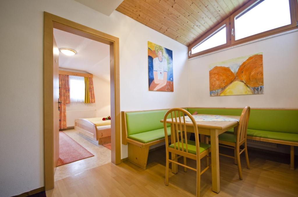 Apart-Pension Wasserfall Neustift im Stubaital Room photo