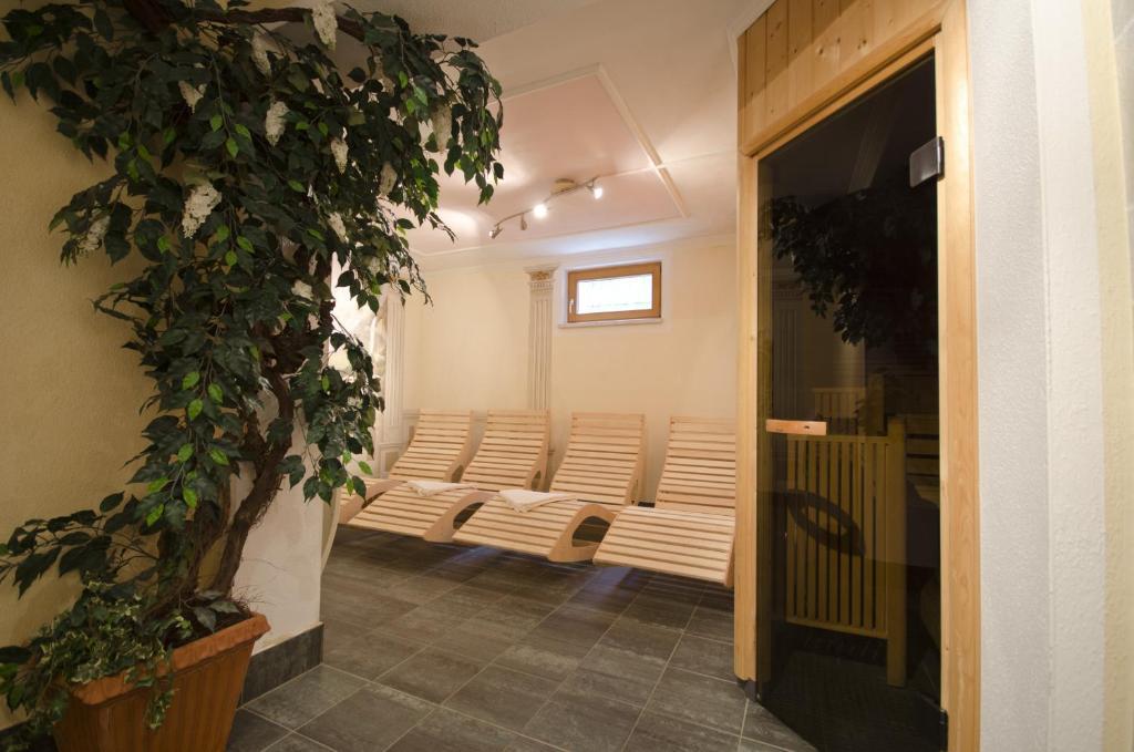 Apart-Pension Wasserfall Neustift im Stubaital Exterior photo