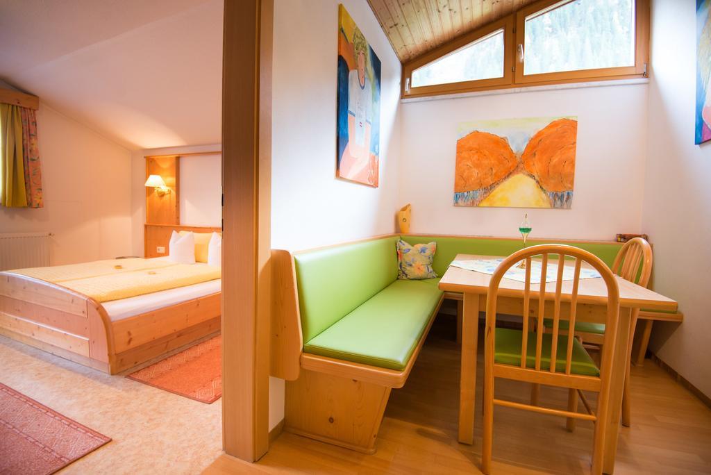 Apart-Pension Wasserfall Neustift im Stubaital Exterior photo