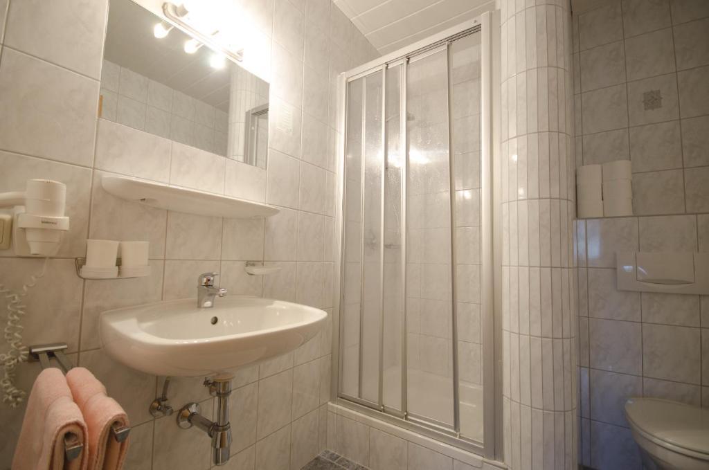 Apart-Pension Wasserfall Neustift im Stubaital Room photo