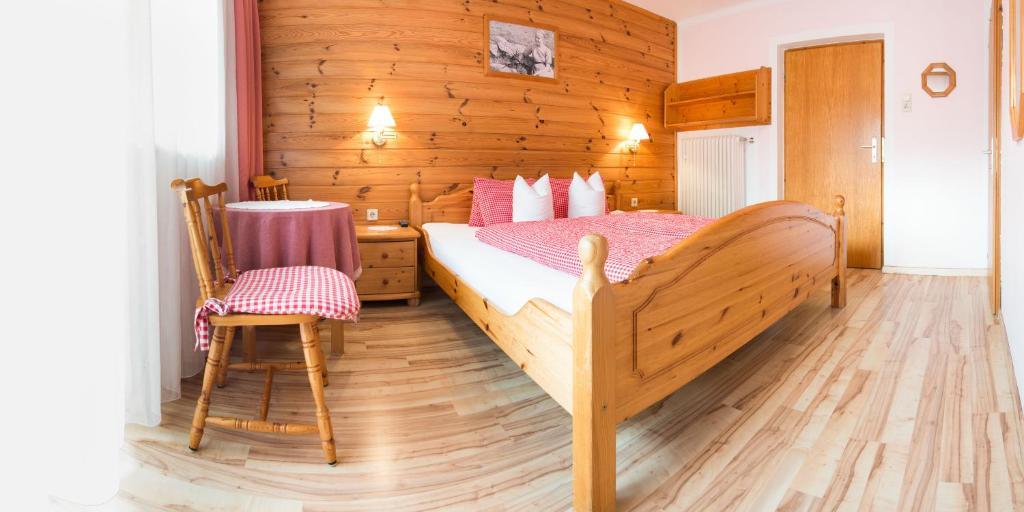 Apart-Pension Wasserfall Neustift im Stubaital Room photo